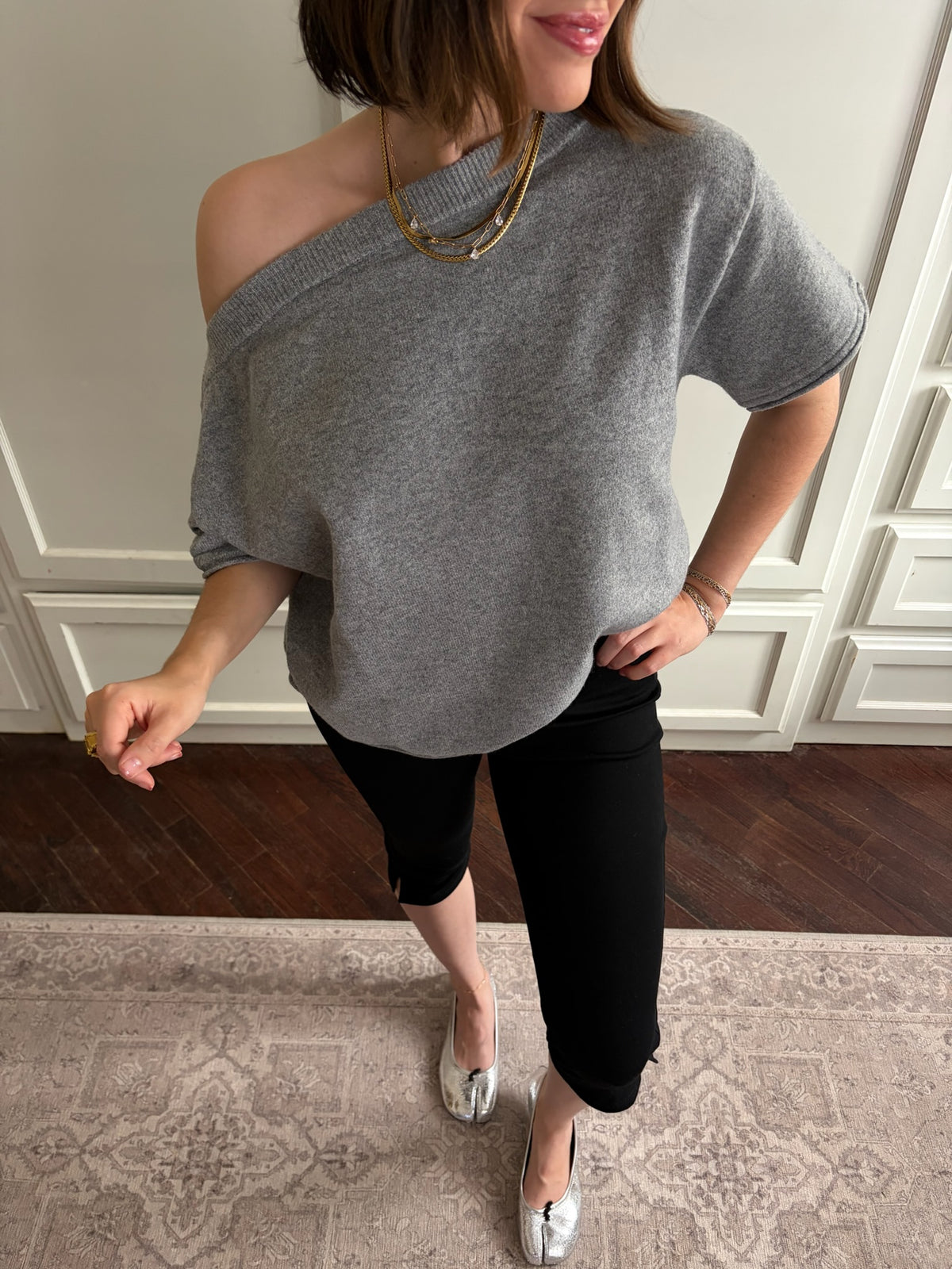 Model Errands Capri Leggings